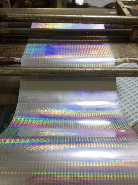 Tem Hologram, tem chống giả - In Tem Nhãn Kỹ Thuật Mới Vina - Công Ty TNHH In ấn Kỹ Thuật Mới Vina